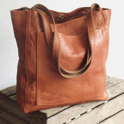 Spacious leather handbag shoulderbag women Lucy-melbourne